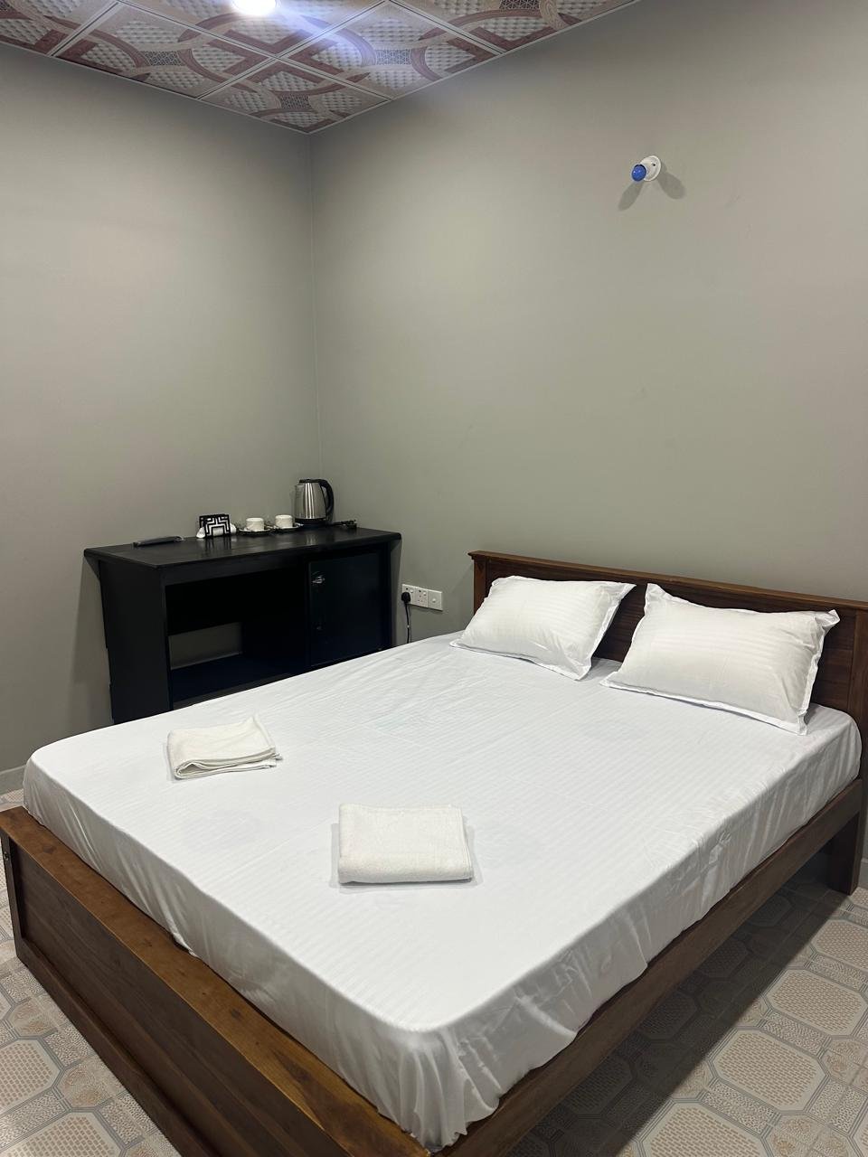 Non-AC Room White
